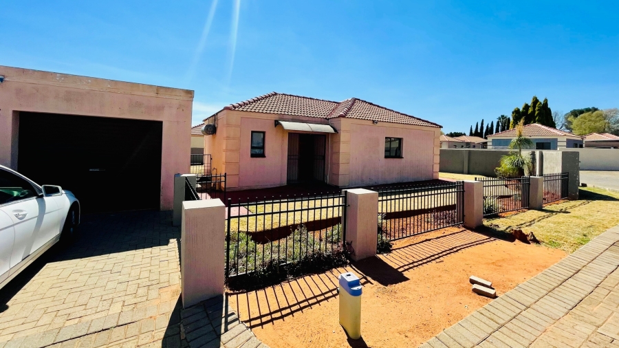 2 Bedroom Property for Sale in Flamwood North West